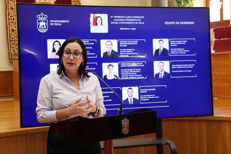 lajara La alcaldesa delega en Isabel Pérez las carteras más relevantes que deja VOX