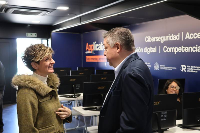 Formación gratuita en competencias digitales en la estación de autobuses