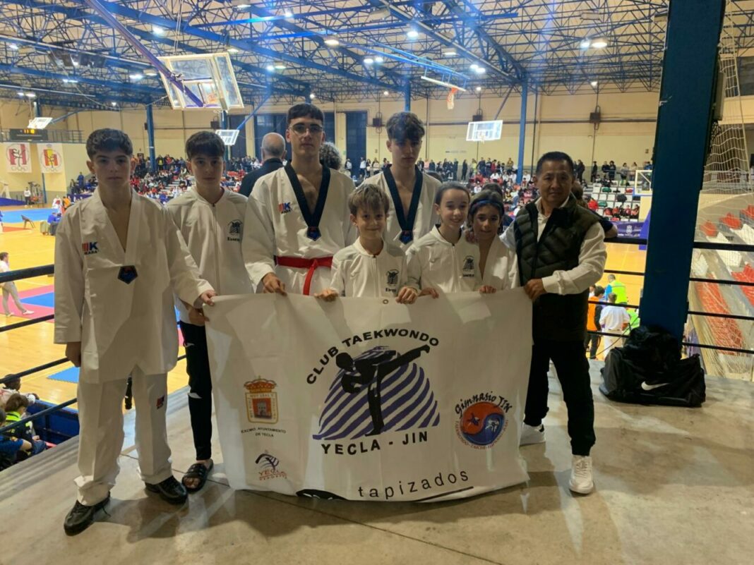 Gran actuación del Club Taekwondo Yecla Jin en el Open internacional del Quijote