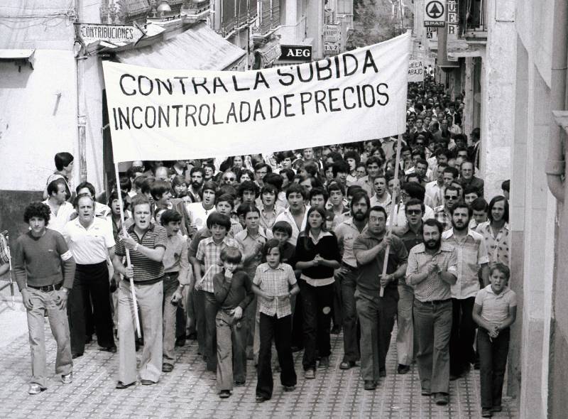 Un viaje visual a la Yecla de la Transición