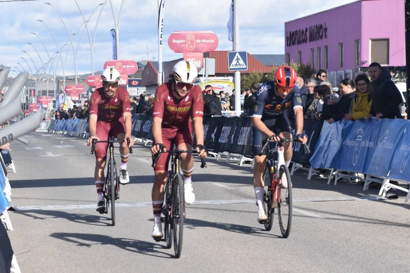 Marc Soler vence en Yecla