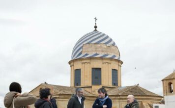 El informe técnico pide retirar todas las «escamas» de la cúpula lo antes posible El informe técnico pide retirar todas las "escamas" de la cúpula lo antes posible