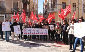 Las limpiadoras de edificios municipales anuncian una huelga indefinida por los impagos huelga indefinida