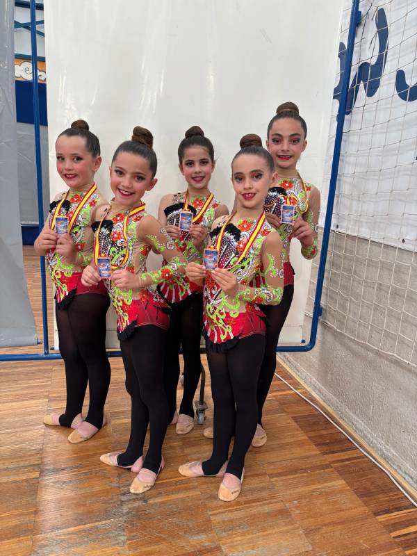 El Club Gimnasia Rítmica Yecla afianza su buen momento en San Javier