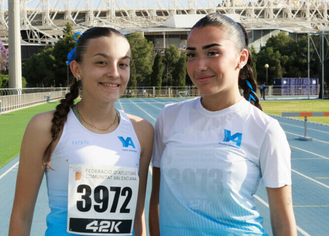 Ainhoa Melero y Carmen Martínez firman un doblete para el Club Deportivo Yecla Atletismo en la final femenina de 3.000 metros obstáculos.