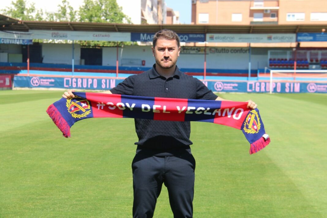 Xavi Giménez, entrenador del Yeclano