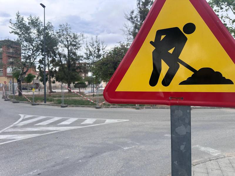 paralización de las obras del jardín de la estación