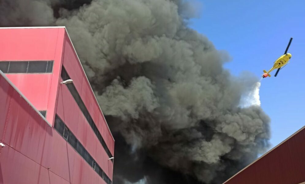incendio en el polígono de Las Teresas