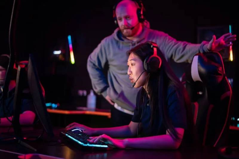 What Makes Online Gaming So Accessible To New Players