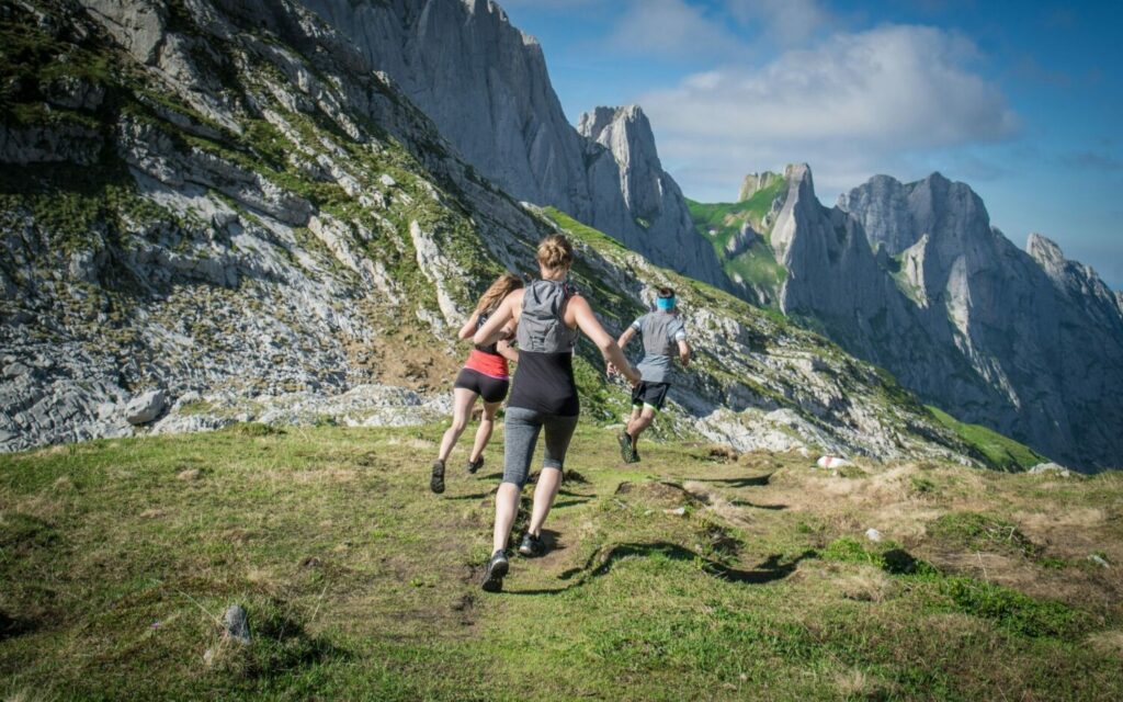 Consejos para practicar senderismo de forma segura en Suiza
