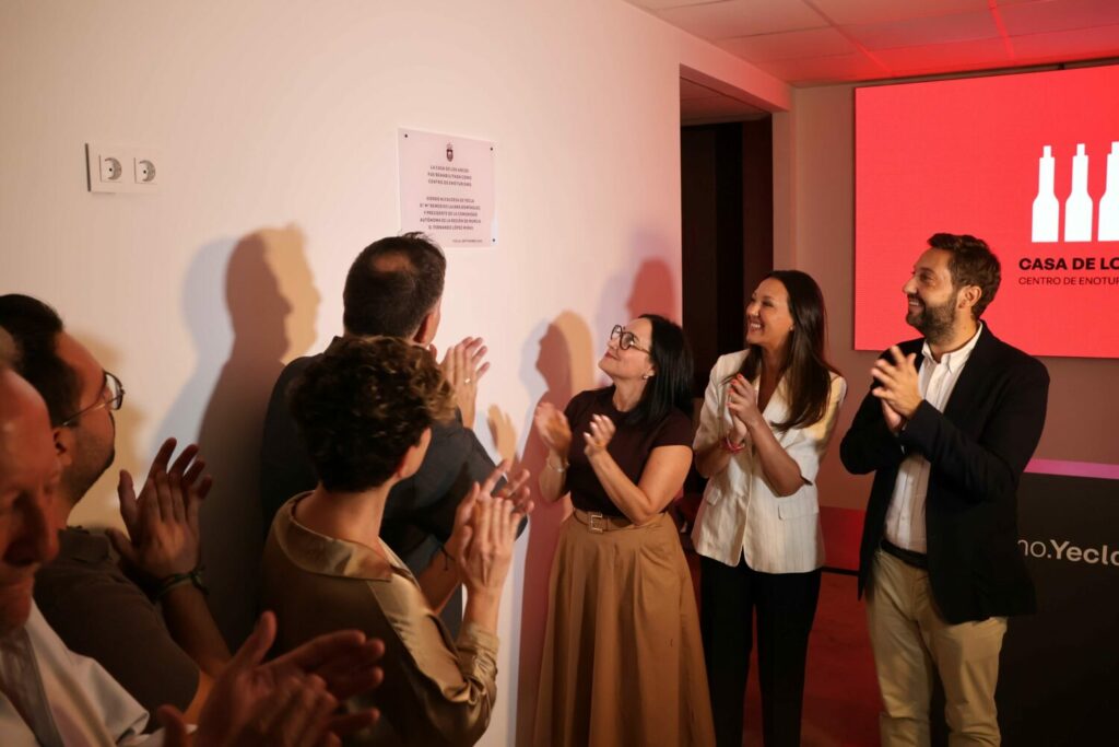 La Casa de los Arcos abre una ventana a dos mil a&ntilde;os de cultura del vino en Yecla