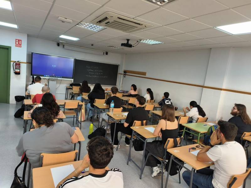 Educación elimina cautelarmente el límite de edad en la FP Especial tras el caso de Alejandro