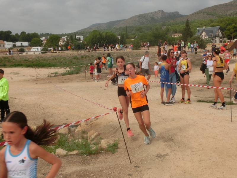 ADA Yeclano en el estreno regional de cross