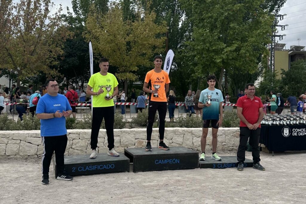 ADA Yeclano en el estreno regional de cross